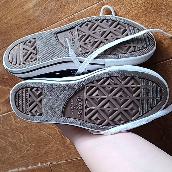 Kids Converse - Picture 2 of 5